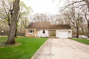 2 Oakland Dr N, Riverhead, NY 11901 - Photo 17