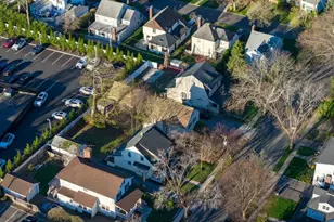 24 Dennis St, Manhasset, NY 11030 - Photo 11