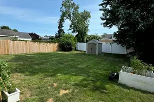 46 Lincoln Pl, Massapequa, NY 11758 - Photo 13