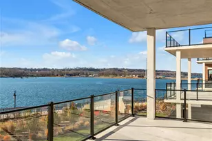 10 Shore Rd, Glenwood Landing, NY 11547 - Photo 27