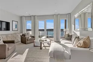 10 Shore Rd, Glenwood Landing, NY 11547 - Photo 19