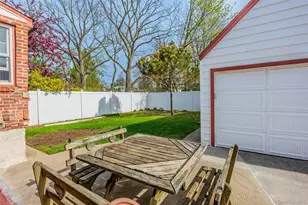 76 Davison Ave, Lynbrook, NY 11563 - Photo 33