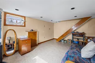 76 Davison Ave, Lynbrook, NY 11563 - Photo 27