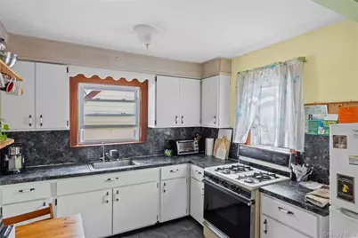 76 Davison Avenue, Lynbrook, NY 11563 - Photo 13