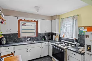 76 Davison Ave, Lynbrook, NY 11563 - Photo 13