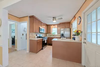 653 Odell Avenue, Yonkers, NY 10710 - Photo 21