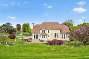 62 Pembroke Dr, Glen Cove, NY 11542 - Photo 29