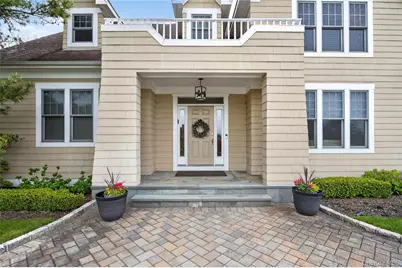 62 Pembroke Drive, Glen Cove, NY 11542 - Photo 5