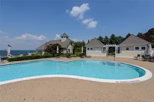 62 Pembroke Dr, Glen Cove, NY 11542 - Photo 35