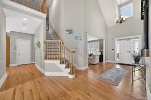 62 Pembroke Dr, Glen Cove, NY 11542 - Photo 9