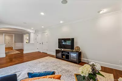 12 Whitehall Road, Rockville Centre, NY 11570 - Photo 19