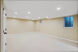 12 Whitehall Rd, Rockville Centre, NY 11570 - Photo 35