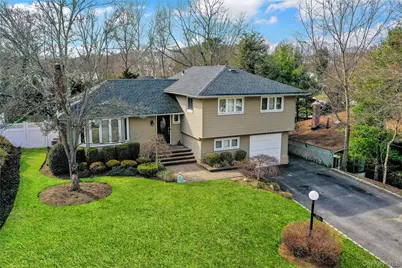 34 Hunter Place, Smithtown, NY 11787 - Photo 29