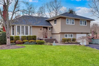 34 Hunter Place, Smithtown, NY 11787 - Photo 3