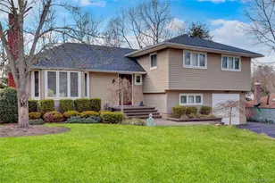 34 Hunter Pl, Smithtown, NY 11787 - Photo 3