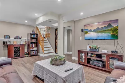 34 Hunter Place, Smithtown, NY 11787 - Photo 21