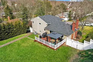 34 Hunter Pl, Smithtown, NY 11787 - Photo 33