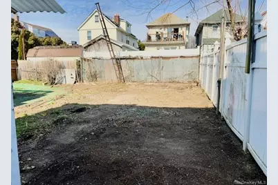 10433 142nd Street, Jamaica, NY 11435 - Photo 15