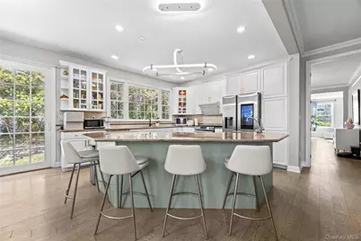 16 Mackay Way, Roslyn, NY 11576 - Photo 5