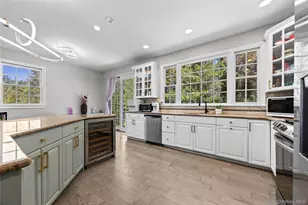 16 MacKay Way, Roslyn, NY 11576 - Photo 11