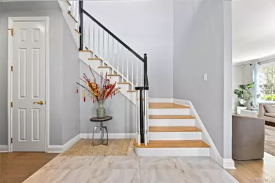 16 Mackay Way, Roslyn, NY 11576 - Photo 17