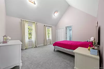 16 Mackay Way, Roslyn, NY 11576 - Photo 23