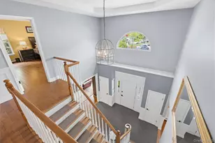 10 Clemens Ct, East Setauket, NY 11733 - Photo 19