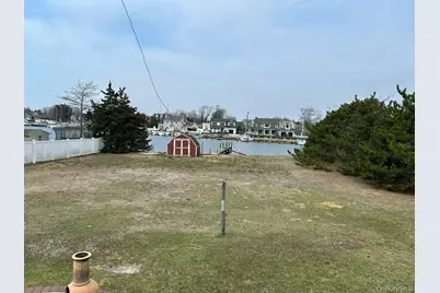 150 W Islip Road, West Islip, NY 11795 - Photo 5