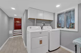 150 W Islip Rd, West Islip, NY 11795 - Photo 21