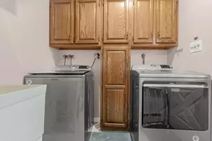 254 Meredith Ln, West Hempstead, NY 11552 - Photo 13