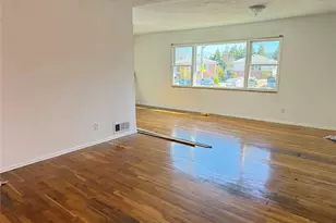 57-10 246th Pl, Little Neck, NY 11362 - Photo 3