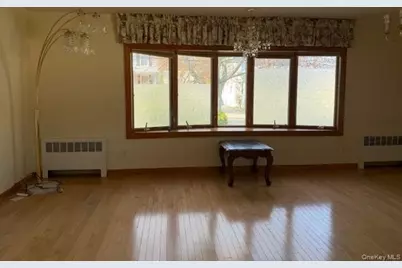 268 Schenck Avenue, Great Neck, NY 11021 - Photo 7