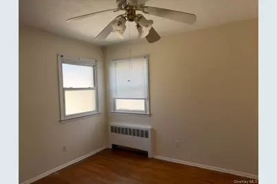 268 Schenck Avenue, Great Neck, NY 11021 - Photo 17