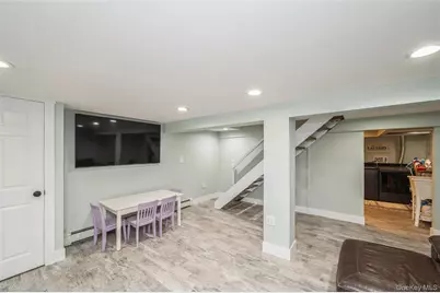 21 Crest Road E, Merrick, NY 11566 - Photo 25