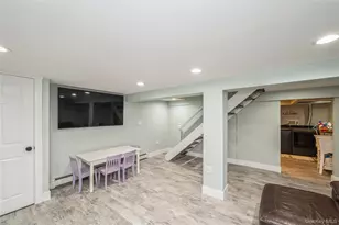 21 Crest Rd E, Merrick, NY 11566 - Photo 25