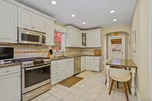 10 Grandview Ave, Pleasantville, NY 10570 - Photo 11