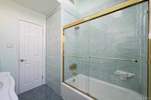 1672 Eyre Pl, North Bellmore, NY 11710 - Photo 31