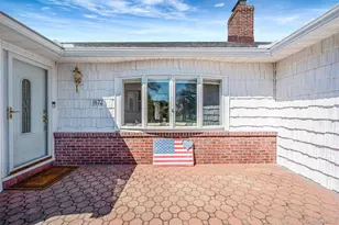 1672 Eyre Pl, North Bellmore, NY 11710 - Photo 5