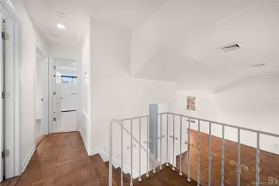 46 Elmtree Lane, Jericho, NY 11753 - Photo 15