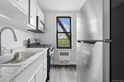33-24 Junction Blvd #6R, Jackson Heights, NY 11372 - Photo 5