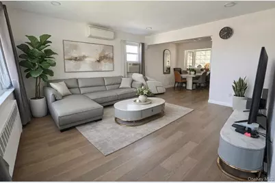 289 Roselle Street, Mineola, NY 11501 - Photo 3