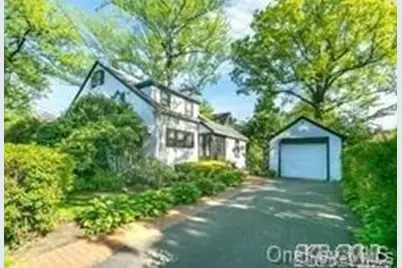 28 Vista Hill Road, Great Neck, NY 11021 - Photo 5