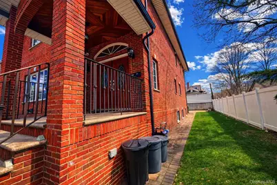 246-12 Cambria Avenue, Little Neck, NY 11362 - Photo 3