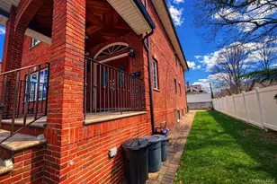 246-12 Cambria, Little Neck, NY 11362 - Photo 3