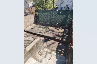 11 Coonley Court, New York, NY 10303 - Photo 19