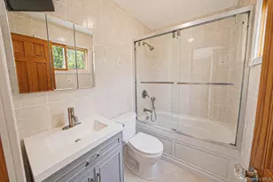 14 Belvoir Ct, Ridge, NY 11788 - Photo 9