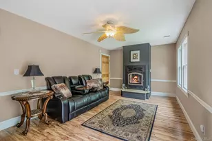14 Belvoir Ct, Ridge, NY 11788 - Photo 5