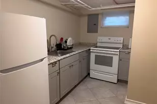 25 Crowell St, Hempstead, NY 11550 - Photo 37