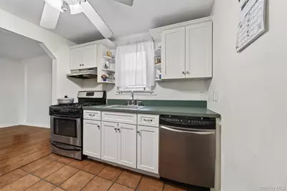 266 Neptune Avenue, West Babylon, NY 11704 - Photo 15