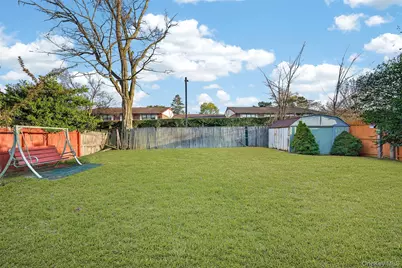 266 Neptune Avenue, West Babylon, NY 11704 - Photo 21